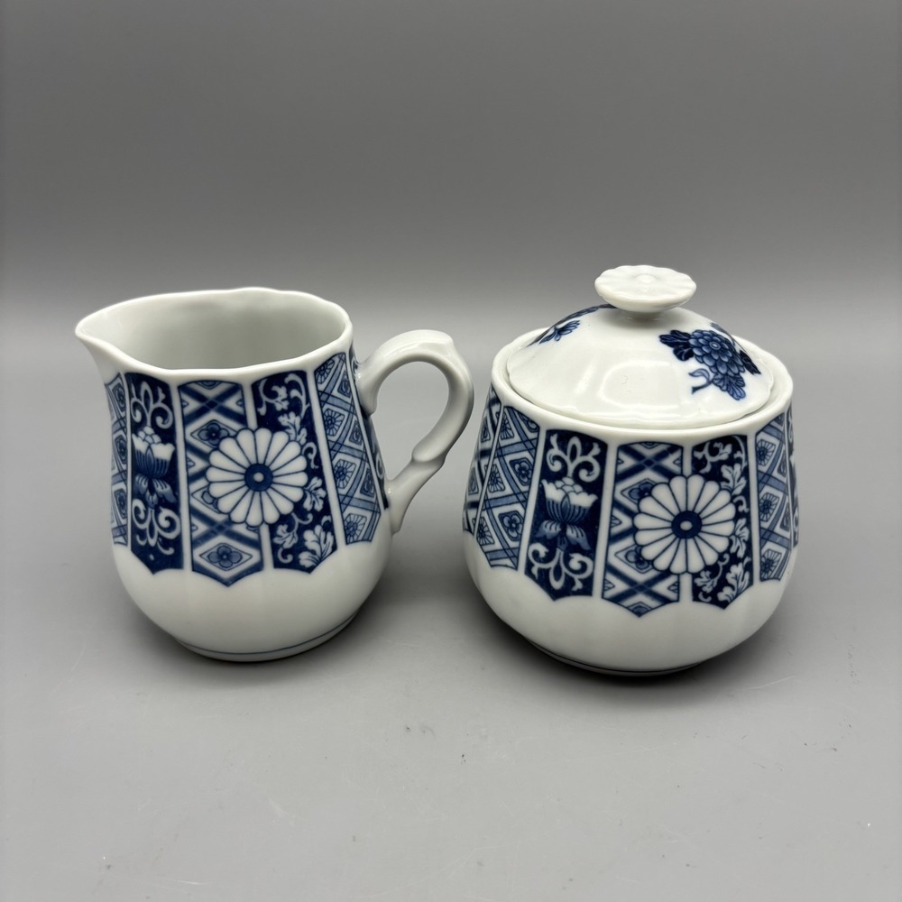 LIPPER & MANN L & M Blueβ Imari Sugar Bowl & Creamer -Japan - Floral